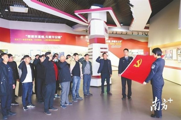 股壹佰 着力推动正风反腐一体深化